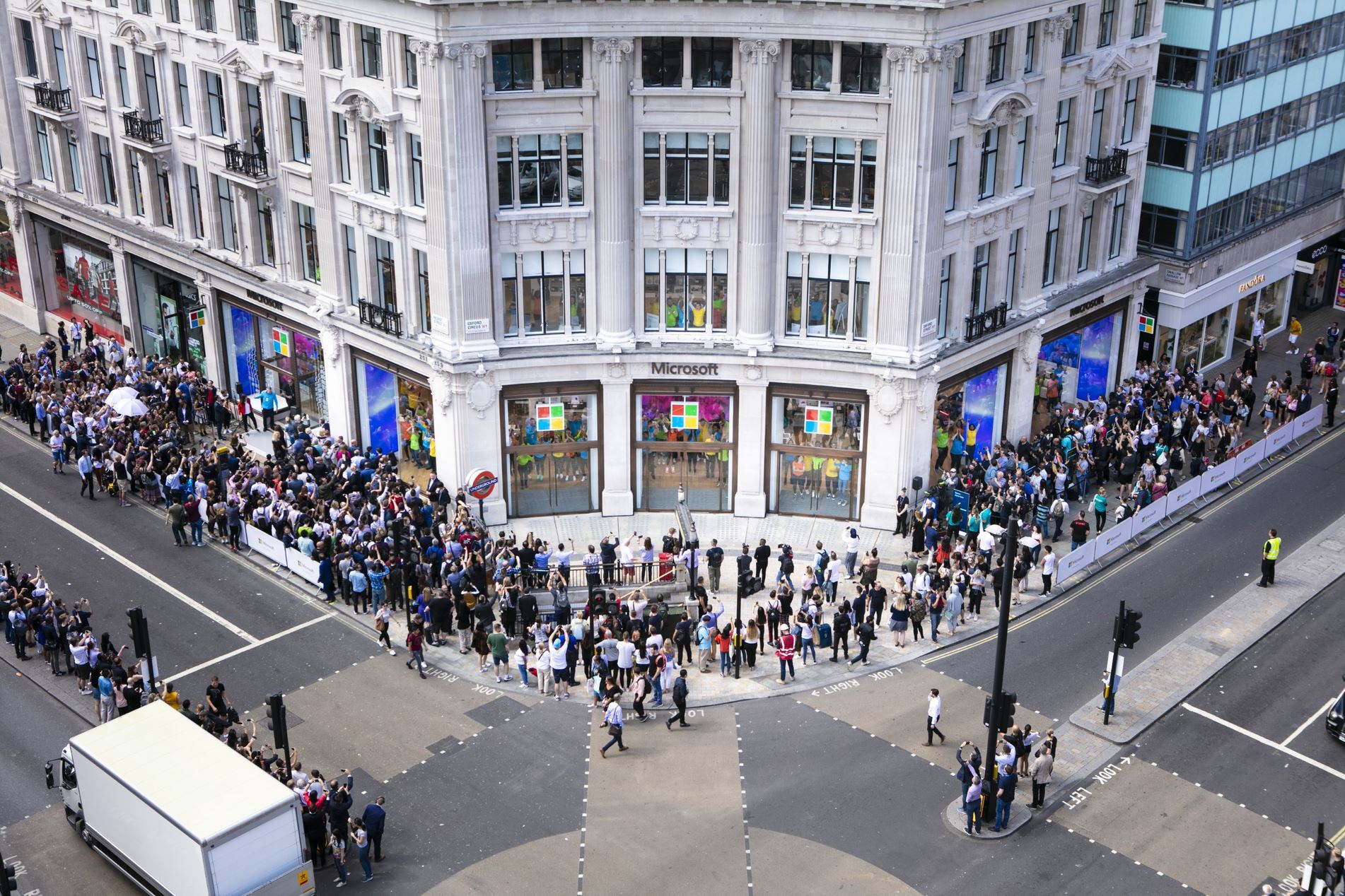 Microsoft Oford Circus Flagship Store <br>
Photograph courtesy of Microsoft